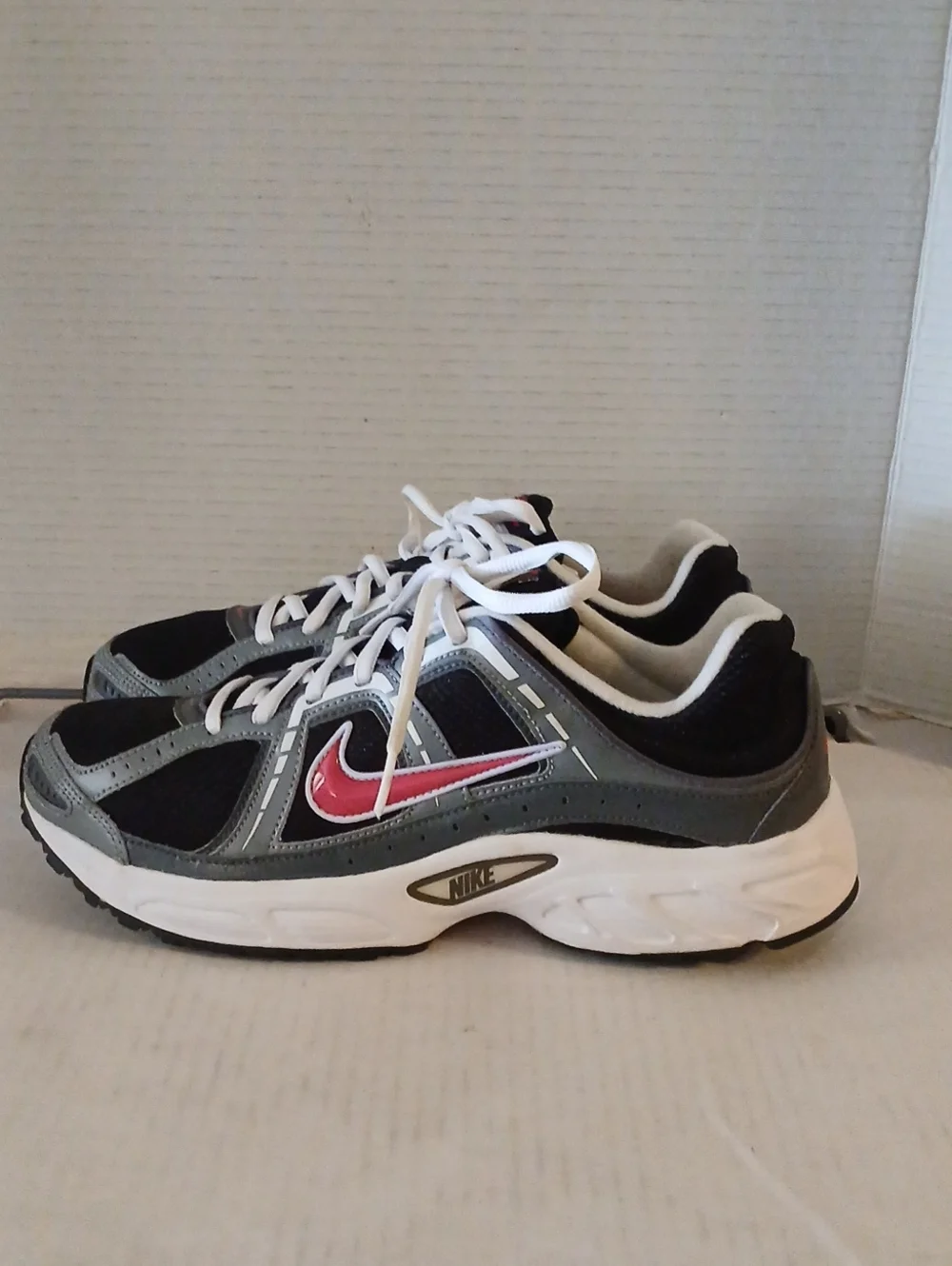 Nike Compete 2 Women’s Black, Gray & Red Athletic Running Shoes